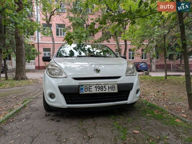 Белый Рено Клио, объемом двигателя 1.46 л и пробегом 242 тыс. км за 4400 $, фото 11 на Automoto.ua