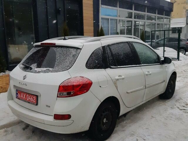 Белый Рено Клио, объемом двигателя 1.2 л и пробегом 253 тыс. км за 5650 $, фото 5 на Automoto.ua
