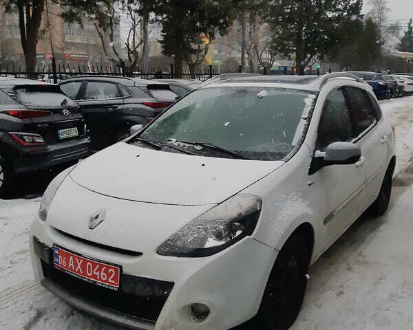 Белый Рено Клио, объемом двигателя 1.15 л и пробегом 253 тыс. км за 5250 $, фото 2 на Automoto.ua