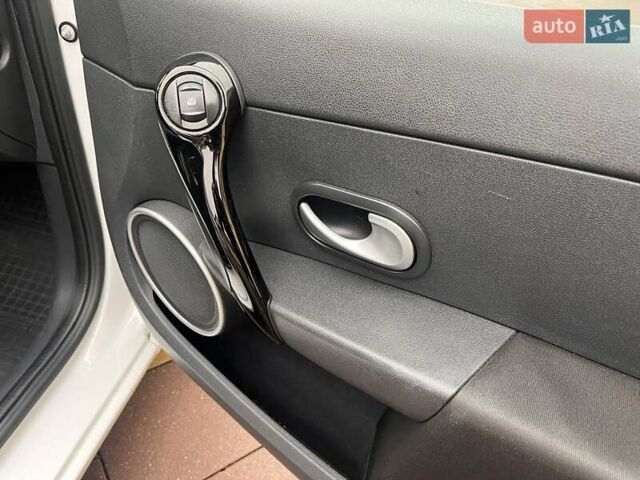 Белый Рено Клио, объемом двигателя 1.15 л и пробегом 211 тыс. км за 4899 $, фото 37 на Automoto.ua