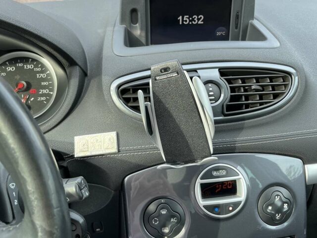 Білий Рено Кліо, об'ємом двигуна 1.2 л та пробігом 200 тис. км за 5200 $, фото 1 на Automoto.ua