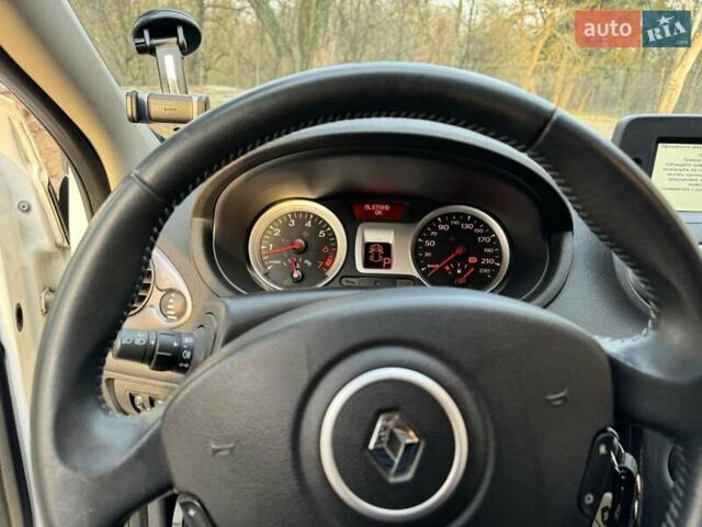 Рено Кліо 2011 у Львові на Automoto.ua Білий Рено Кліо, об'ємом двигуна 1.6 л та пробігом 300 тис. км за 5700 $, фото 10 на Automoto.ua
