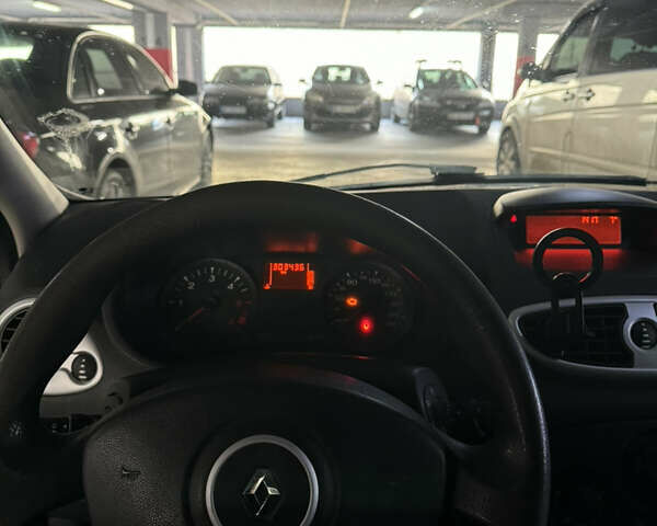 Білий Рено Кліо, об'ємом двигуна 1.5 л та пробігом 304 тис. км за 4299 $, фото 7 на Automoto.ua
