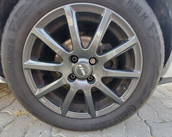 Белый Рено Клио, объемом двигателя 1.46 л и пробегом 148 тыс. км за 6500 $, фото 9 на Automoto.ua