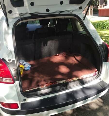 Белый Рено Клио, объемом двигателя 1.5 л и пробегом 185 тыс. км за 5600 $, фото 7 на Automoto.ua