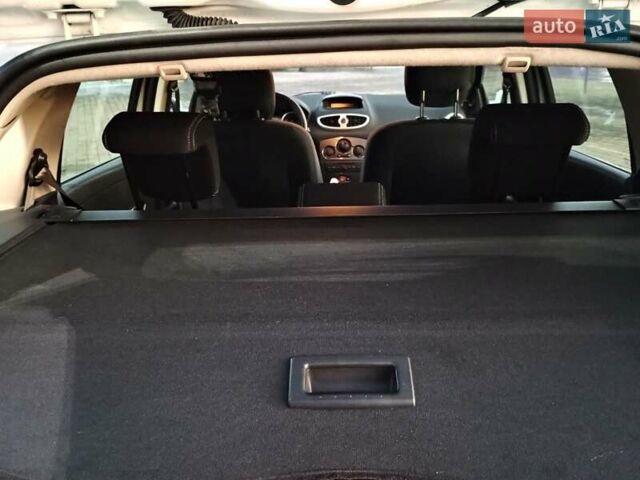 Белый Рено Клио, объемом двигателя 1.5 л и пробегом 111 тыс. км за 6999 $, фото 21 на Automoto.ua