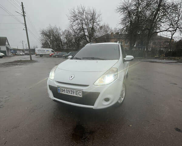 Белый Рено Клио, объемом двигателя 1.46 л и пробегом 285 тыс. км за 4850 $, фото 1 на Automoto.ua