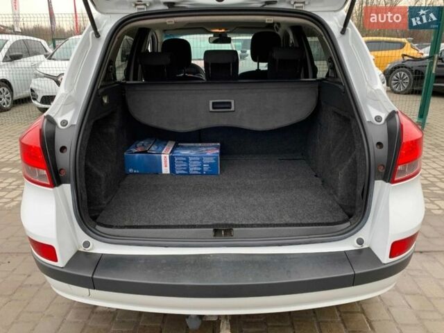 Білий Рено Кліо, об'ємом двигуна 1.6 л та пробігом 290 тис. км за 5500 $, фото 10 на Automoto.ua