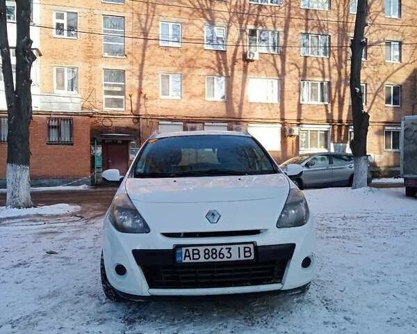 Білий Рено Кліо, об'ємом двигуна 1.46 л та пробігом 205 тис. км за 5800 $, фото 10 на Automoto.ua