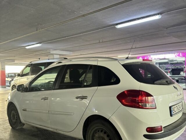 Белый Рено Клио, объемом двигателя 1.5 л и пробегом 306 тыс. км за 4200 $, фото 4 на Automoto.ua