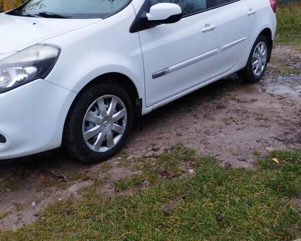Білий Рено Кліо, об'ємом двигуна 1.5 л та пробігом 320 тис. км за 5500 $, фото 3 на Automoto.ua