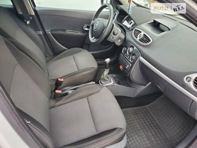 Белый Рено Клио, объемом двигателя 1.46 л и пробегом 148 тыс. км за 6500 $, фото 12 на Automoto.ua