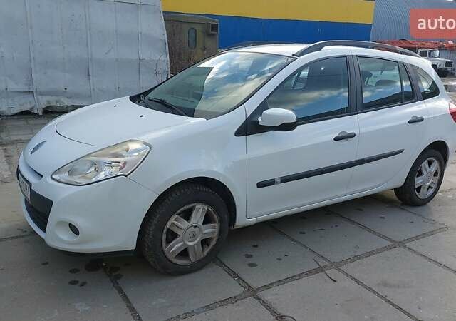 Білий Рено Кліо, об'ємом двигуна 1.46 л та пробігом 222 тис. км за 6000 $, фото 1 на Automoto.ua