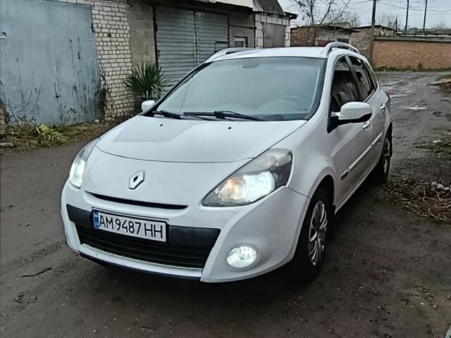 Білий Рено Кліо, об'ємом двигуна 1.5 л та пробігом 245 тис. км за 6200 $, фото 4 на Automoto.ua