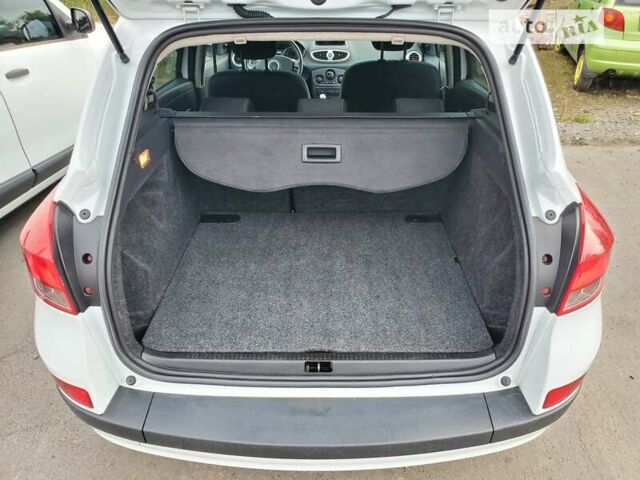 Белый Рено Клио, объемом двигателя 1.46 л и пробегом 148 тыс. км за 6500 $, фото 16 на Automoto.ua