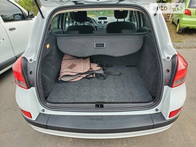 Белый Рено Клио, объемом двигателя 1.46 л и пробегом 148 тыс. км за 6500 $, фото 17 на Automoto.ua