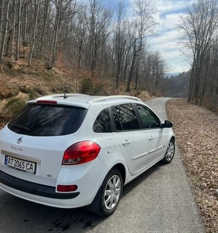 Білий Рено Кліо, об'ємом двигуна 1.6 л та пробігом 244 тис. км за 6500 $, фото 3 на Automoto.ua