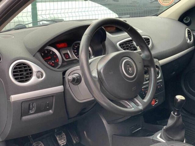 Білий Рено Кліо, об'ємом двигуна 1.5 л та пробігом 290 тис. км за 5500 $, фото 4 на Automoto.ua