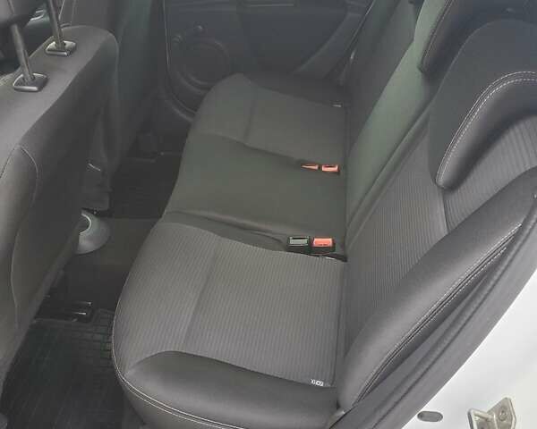 Белый Рено Клио, объемом двигателя 1.46 л и пробегом 148 тыс. км за 6500 $, фото 19 на Automoto.ua