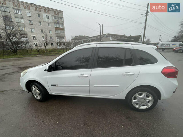 Белый Рено Клио, объемом двигателя 1.46 л и пробегом 285 тыс. км за 4850 $, фото 8 на Automoto.ua