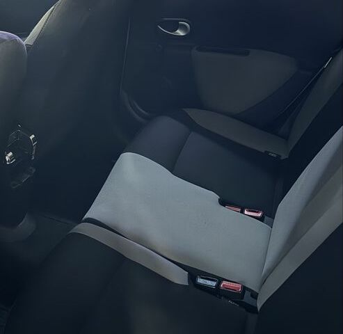 Белый Рено Клио, объемом двигателя 1.5 л и пробегом 306 тыс. км за 4200 $, фото 10 на Automoto.ua