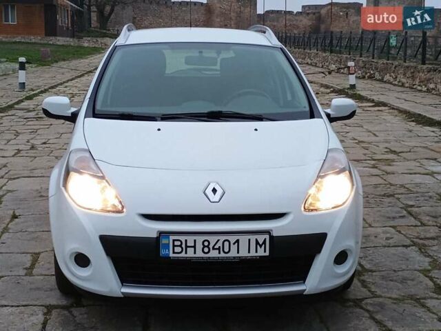 Белый Рено Клио, объемом двигателя 1.5 л и пробегом 111 тыс. км за 6999 $, фото 6 на Automoto.ua
