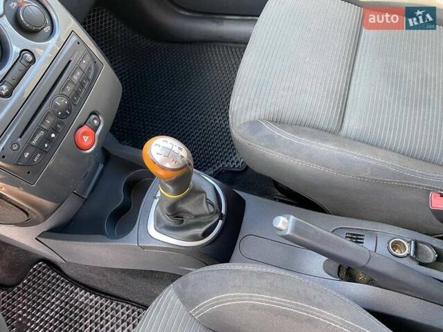 Белый Рено Клио, объемом двигателя 1.46 л и пробегом 236 тыс. км за 5300 $, фото 15 на Automoto.ua