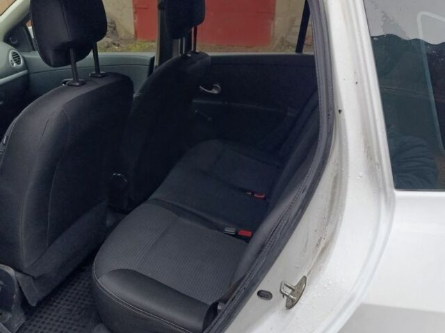 Білий Рено Кліо, об'ємом двигуна 1.5 л та пробігом 245 тис. км за 6200 $, фото 6 на Automoto.ua