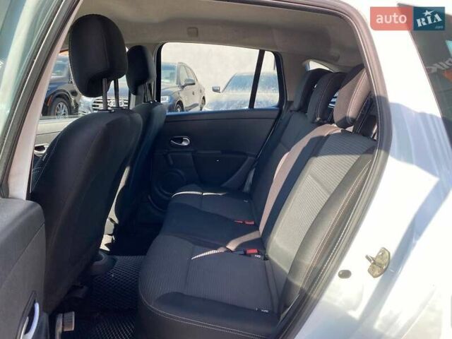 Белый Рено Клио, объемом двигателя 1.46 л и пробегом 236 тыс. км за 5300 $, фото 17 на Automoto.ua