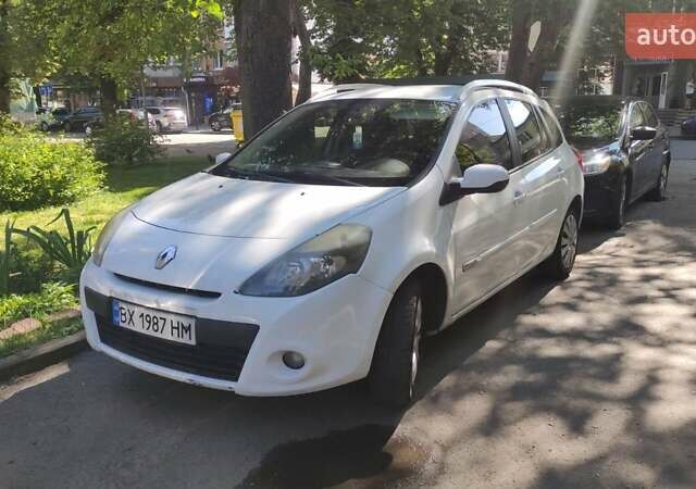 Белый Рено Клио, объемом двигателя 1.5 л и пробегом 185 тыс. км за 5600 $, фото 1 на Automoto.ua