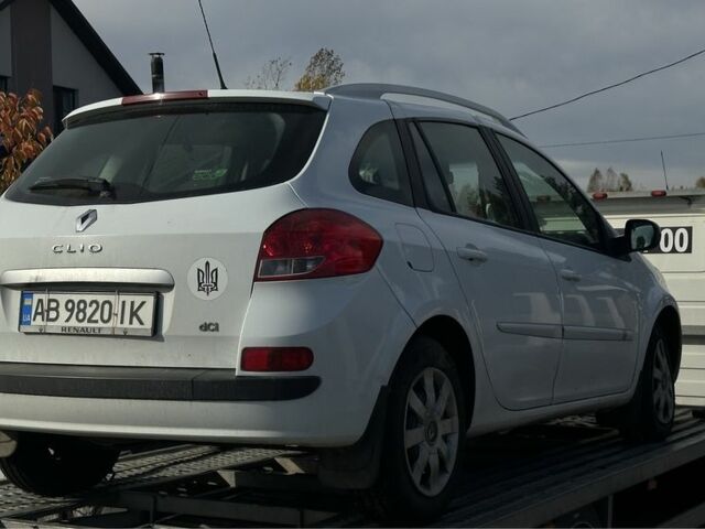 Белый Рено Клио, объемом двигателя 1.5 л и пробегом 180 тыс. км за 3650 $, фото 1 на Automoto.ua