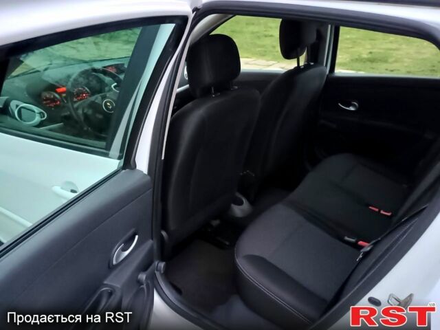 Белый Рено Клио, объемом двигателя 1.5 л и пробегом 1110 тыс. км за 6999 $, фото 10 на Automoto.ua