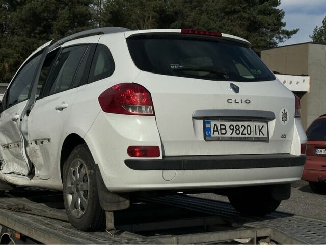 Белый Рено Клио, объемом двигателя 1.5 л и пробегом 180 тыс. км за 3650 $, фото 2 на Automoto.ua