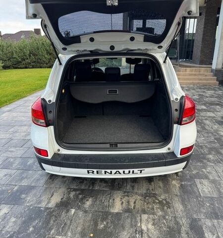 Белый Рено Клио, объемом двигателя 1.6 л и пробегом 231 тыс. км за 8000 $, фото 7 на Automoto.ua