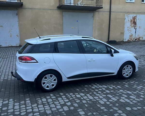 Белый Рено Клио, объемом двигателя 1.46 л и пробегом 228 тыс. км за 6300 $, фото 4 на Automoto.ua