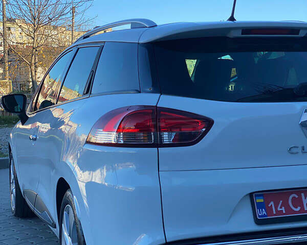 Белый Рено Клио, объемом двигателя 1.5 л и пробегом 260 тыс. км за 7750 $, фото 4 на Automoto.ua