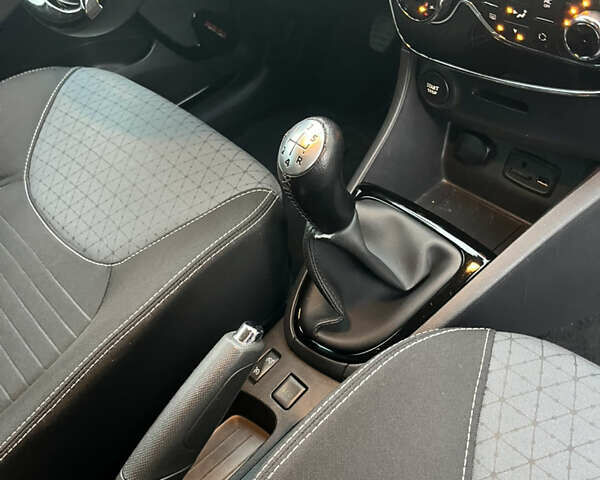 Белый Рено Клио, объемом двигателя 1.5 л и пробегом 260 тыс. км за 7550 $, фото 33 на Automoto.ua