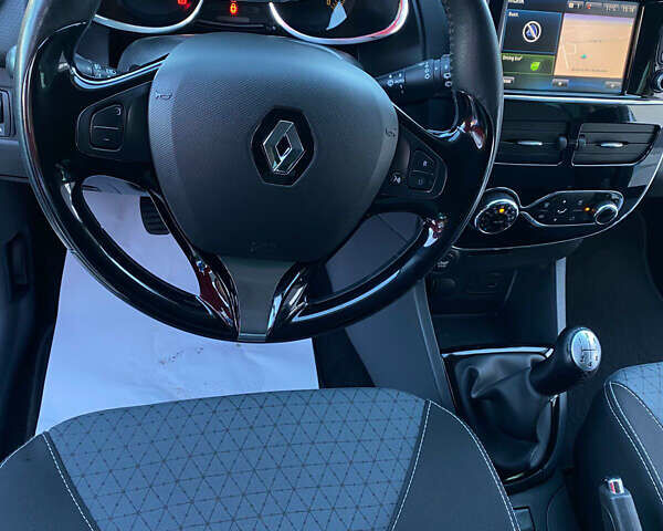 Белый Рено Клио, объемом двигателя 1.5 л и пробегом 260 тыс. км за 7750 $, фото 7 на Automoto.ua