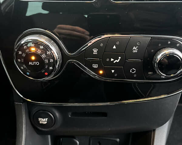 Белый Рено Клио, объемом двигателя 1.5 л и пробегом 260 тыс. км за 7550 $, фото 35 на Automoto.ua