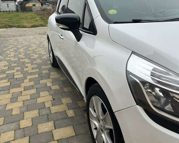 Белый Рено Клио, объемом двигателя 1.5 л и пробегом 260 тыс. км за 7550 $, фото 22 на Automoto.ua