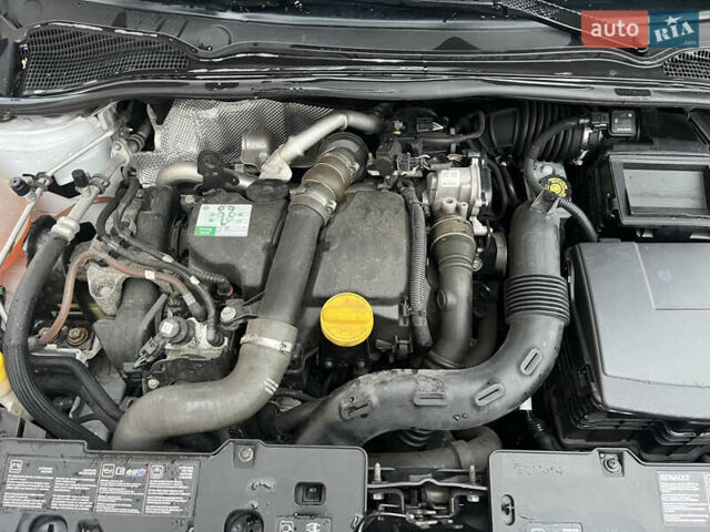 Белый Рено Клио, объемом двигателя 1.5 л и пробегом 260 тыс. км за 7550 $, фото 24 на Automoto.ua