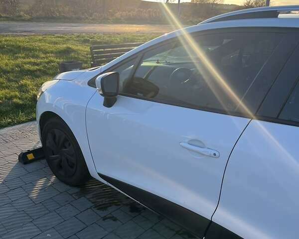 Белый Рено Клио, объемом двигателя 1.5 л и пробегом 280 тыс. км за 7700 $, фото 8 на Automoto.ua