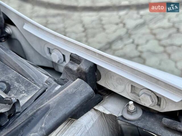 Белый Рено Клио, объемом двигателя 1.46 л и пробегом 230 тыс. км за 7200 $, фото 29 на Automoto.ua