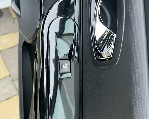 Белый Рено Клио, объемом двигателя 1.5 л и пробегом 260 тыс. км за 7550 $, фото 38 на Automoto.ua