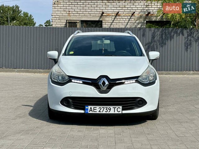 Белый Рено Клио, объемом двигателя 1.46 л и пробегом 242 тыс. км за 6999 $, фото 1 на Automoto.ua