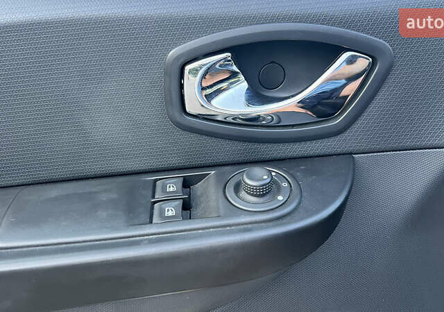 Білий Рено Кліо, об'ємом двигуна 1.5 л та пробігом 258 тис. км за 6700 $, фото 14 на Automoto.ua