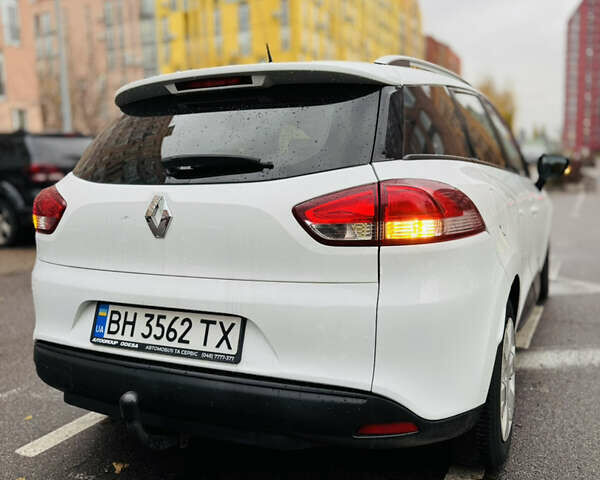 Белый Рено Клио, объемом двигателя 1.5 л и пробегом 286 тыс. км за 7000 $, фото 4 на Automoto.ua