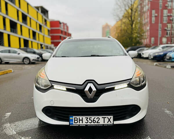 Белый Рено Клио, объемом двигателя 1.5 л и пробегом 286 тыс. км за 7000 $, фото 1 на Automoto.ua