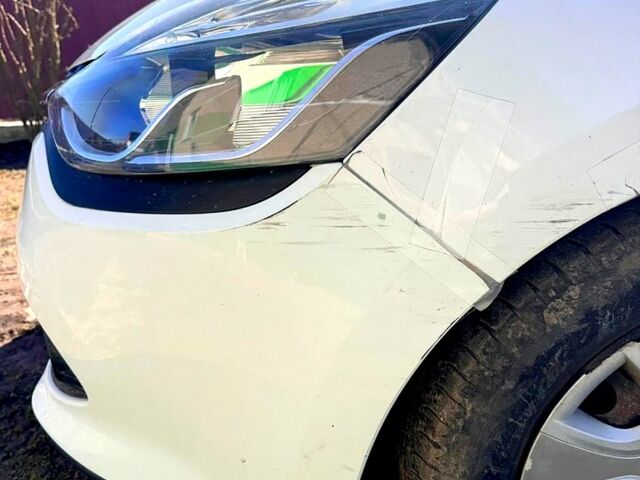 Білий Рено Кліо, об'ємом двигуна 1.5 л та пробігом 179 тис. км за 7200 $, фото 2 на Automoto.ua