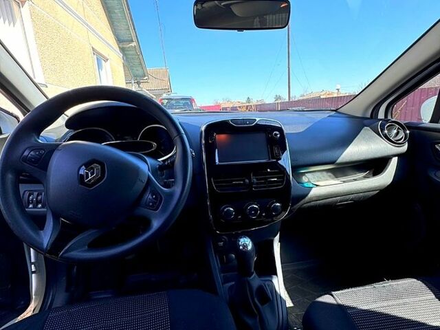 Білий Рено Кліо, об'ємом двигуна 1.5 л та пробігом 179 тис. км за 7200 $, фото 5 на Automoto.ua